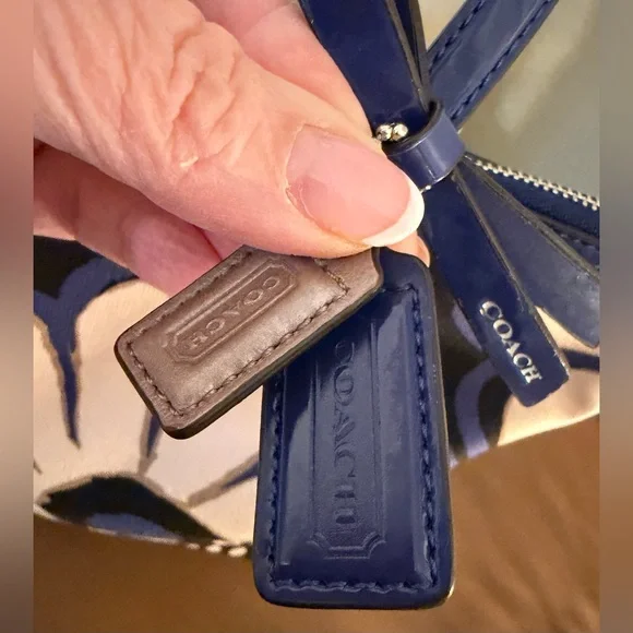 Coach Poppy Floral Navy and Cream Tote Bag - Picture 13 of 13